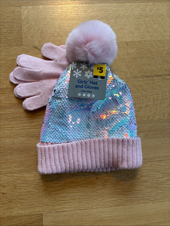 Other - Girls’ NWT hat/glove set with iridescent sequins